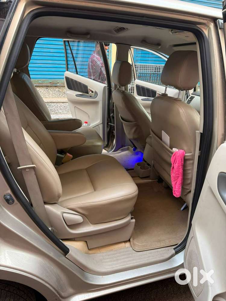 2010 Innova 127515 Kms Driven