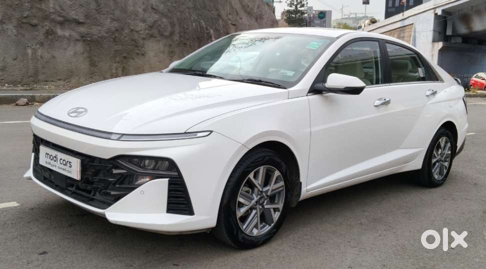 Hyundai Verna 1.5 Sx Vtvt Ivt, 2025, Petrol