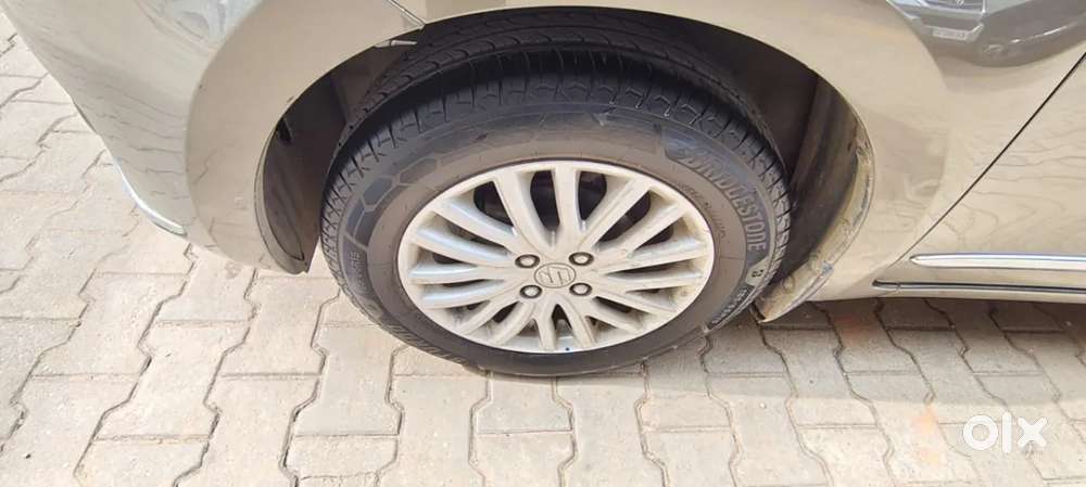 Maruti Suzuki Dzire 1.2 Zxi Amt, 2017, Petrol
