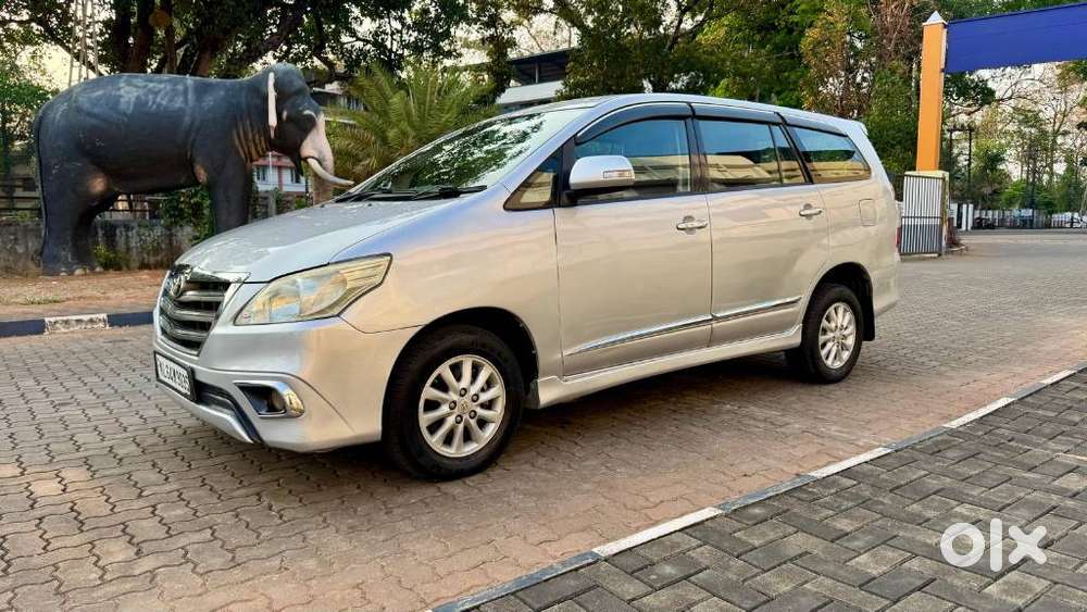 Toyota Innova 2.5 Ev (diesel) Ps 7 Seater Bs Iv, 2014