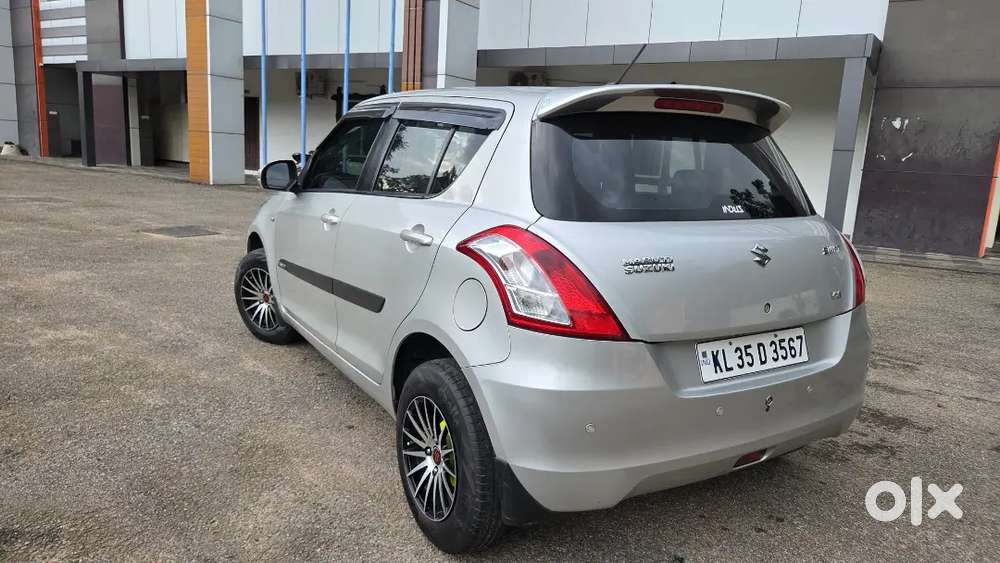 Show Room Service Good Condition Vechile