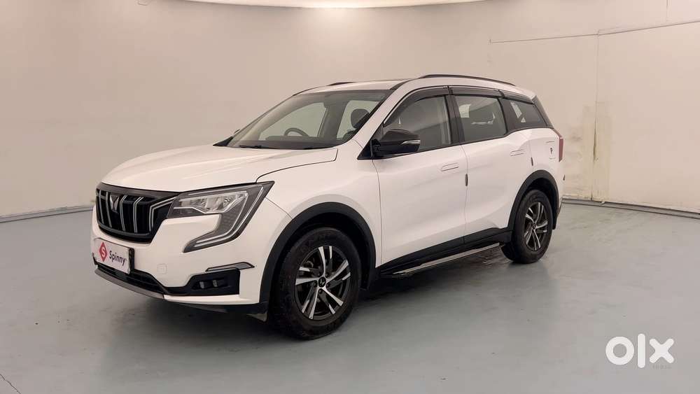 Mahindra Xuv700 2.0 Ax 5 Petrol Mt 7 Str, 2025, Petrol