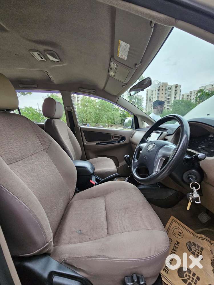 Toyota Innova 2.5 Gx (diesel) 8 Seater Bs Iv, 2016, Diesel