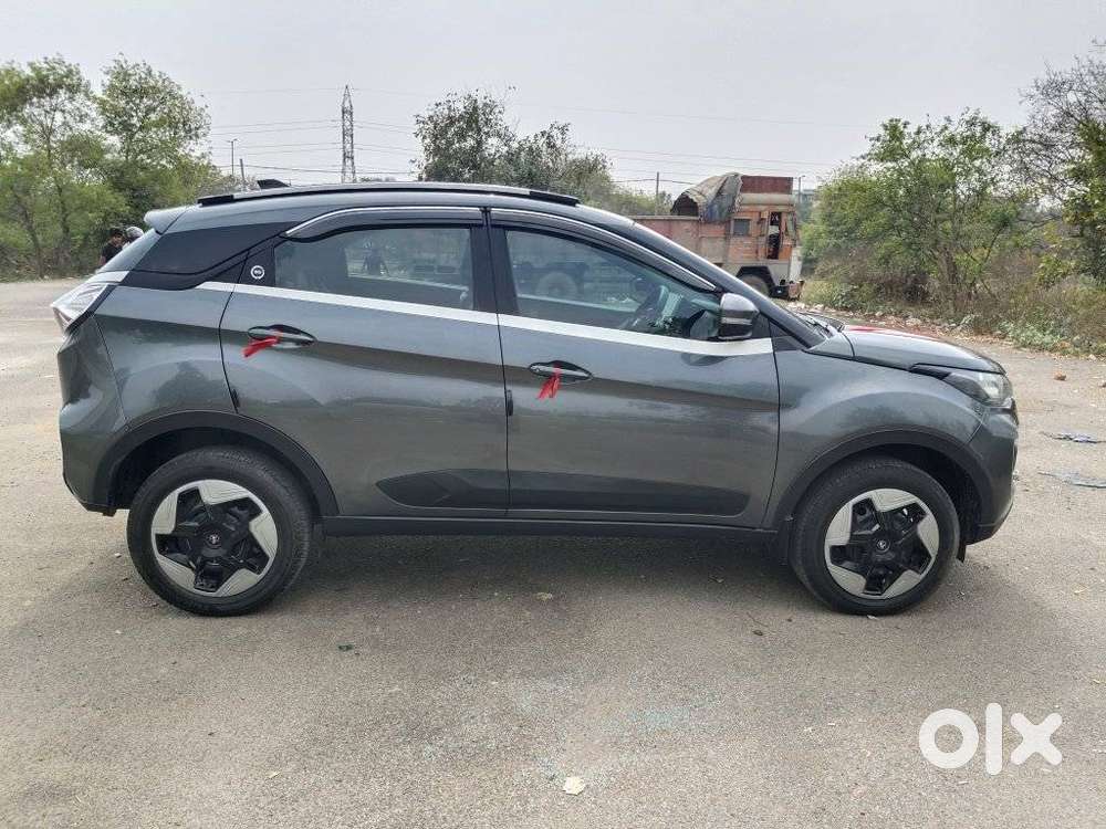 Tata Nexon, 2023, Petrol