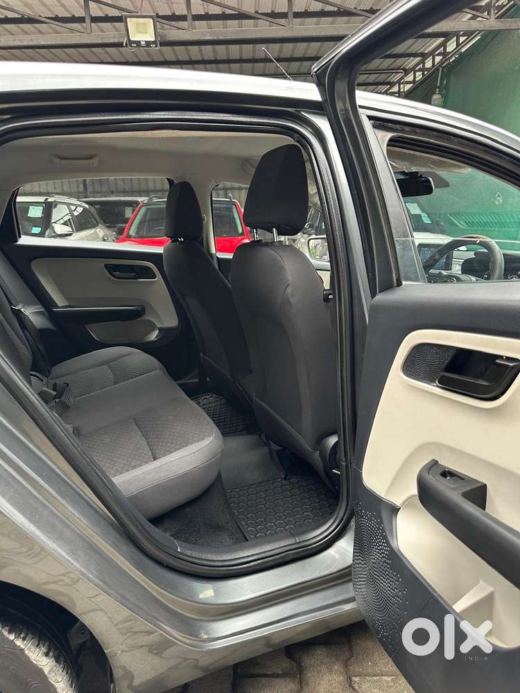 Tata Altroz 1.2 Xt, 2023, Petrol