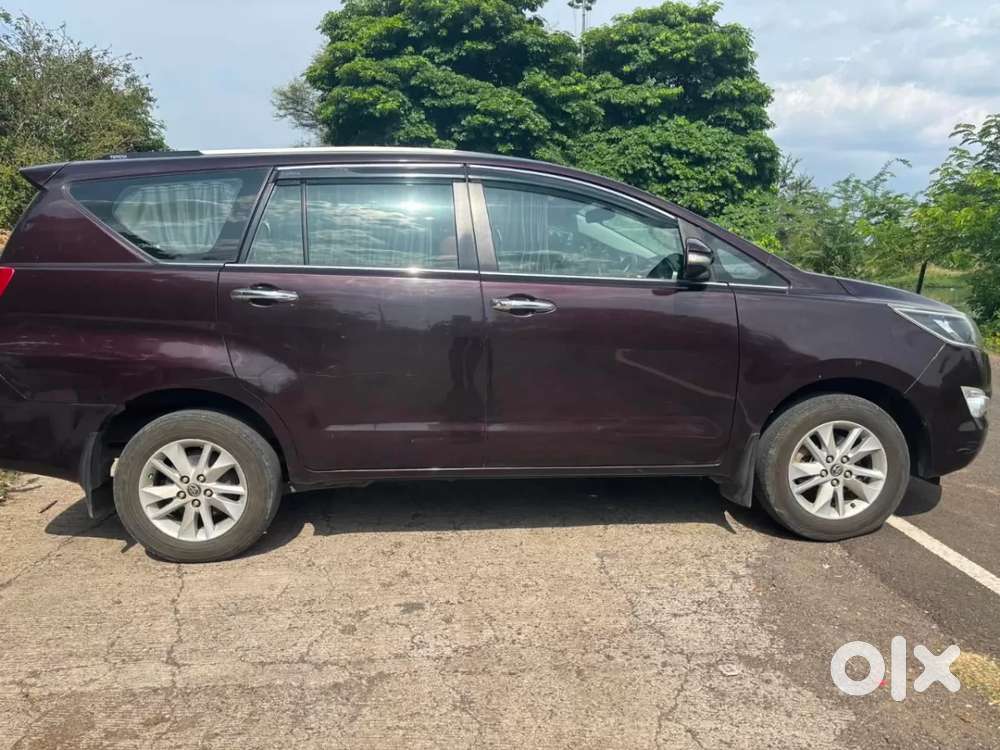 Toyota Innova Crysta 2.4 V 7 Str, 2016, Diesel