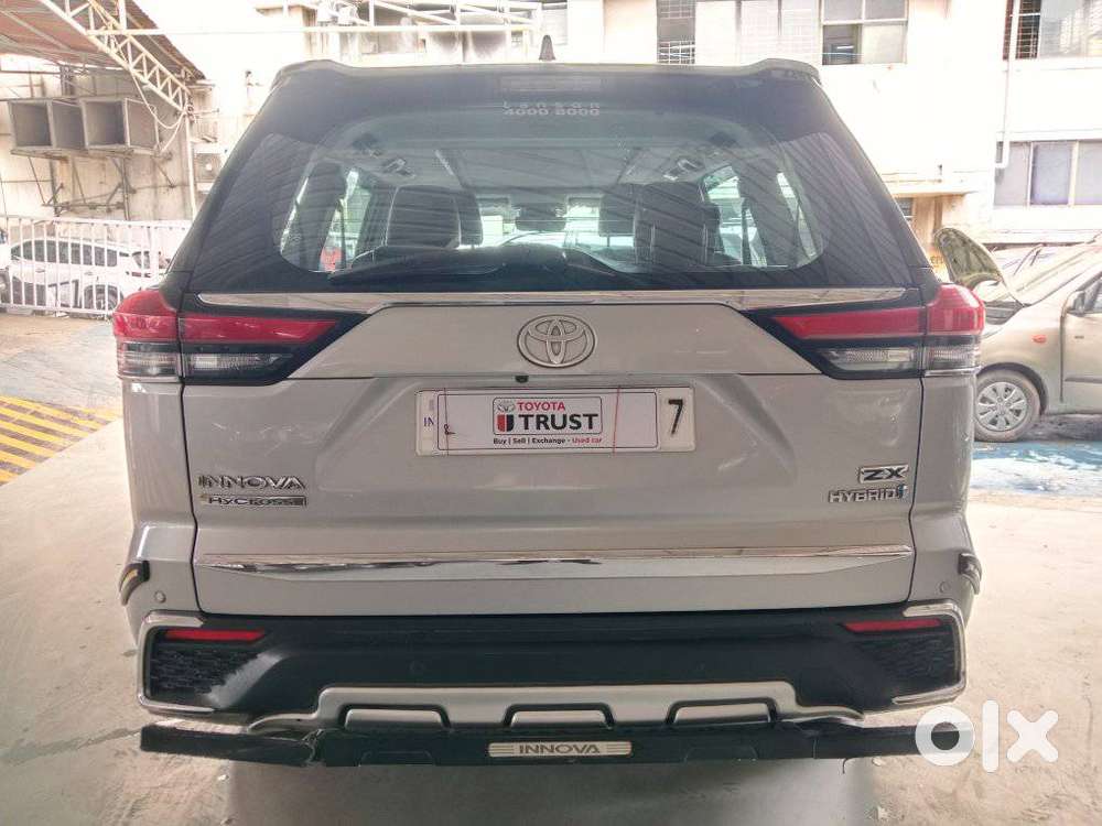 Toyota Innova Hycross, 2023, Petrol