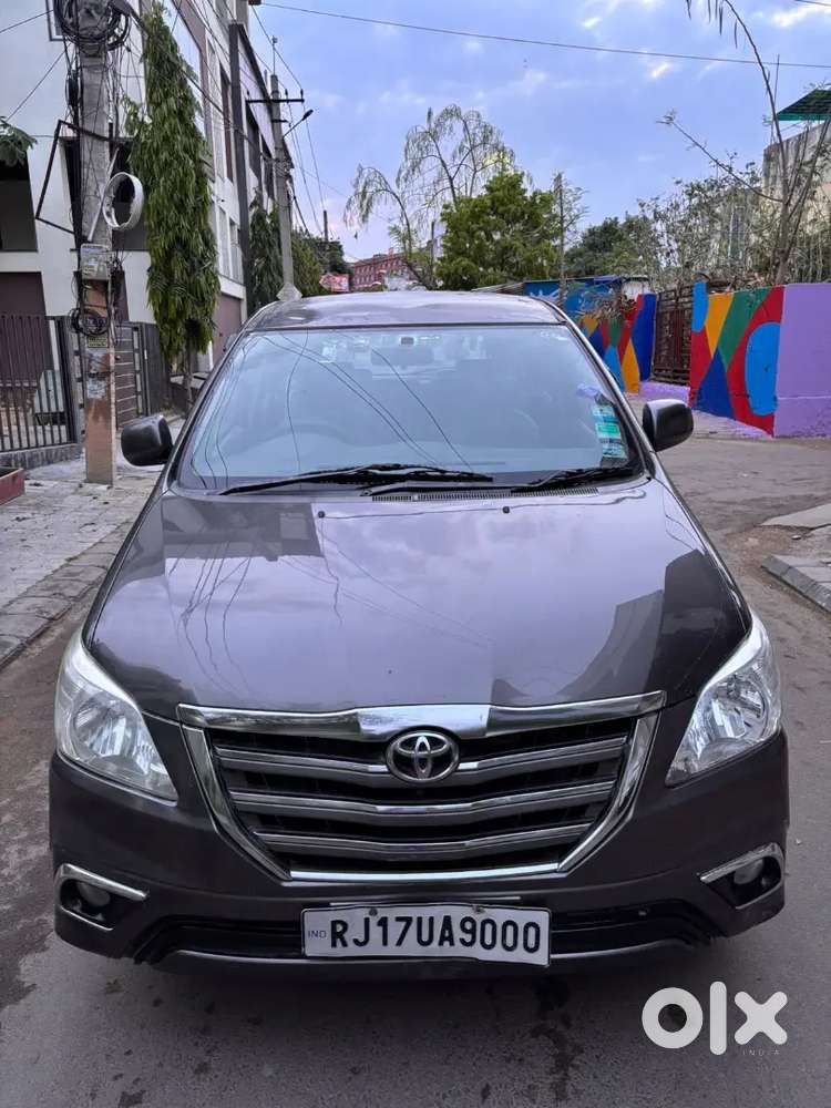Toyota Innova 2012 Diesel 266000 Km Driven