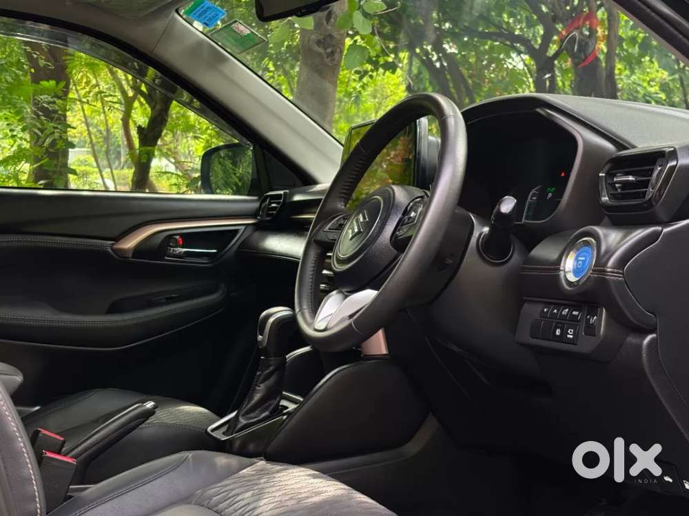 Maruti Suzuki Grand Vitara 1.5 Alpha Plus Intelligent Hybrid Ecvt, 2..