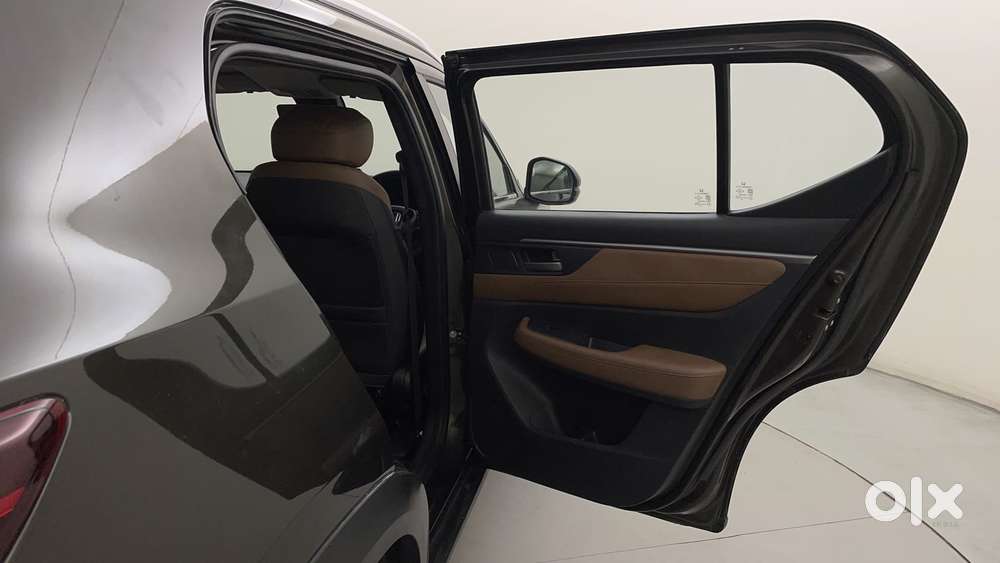 Honda Elevate Zx Mt, 2023, Petrol