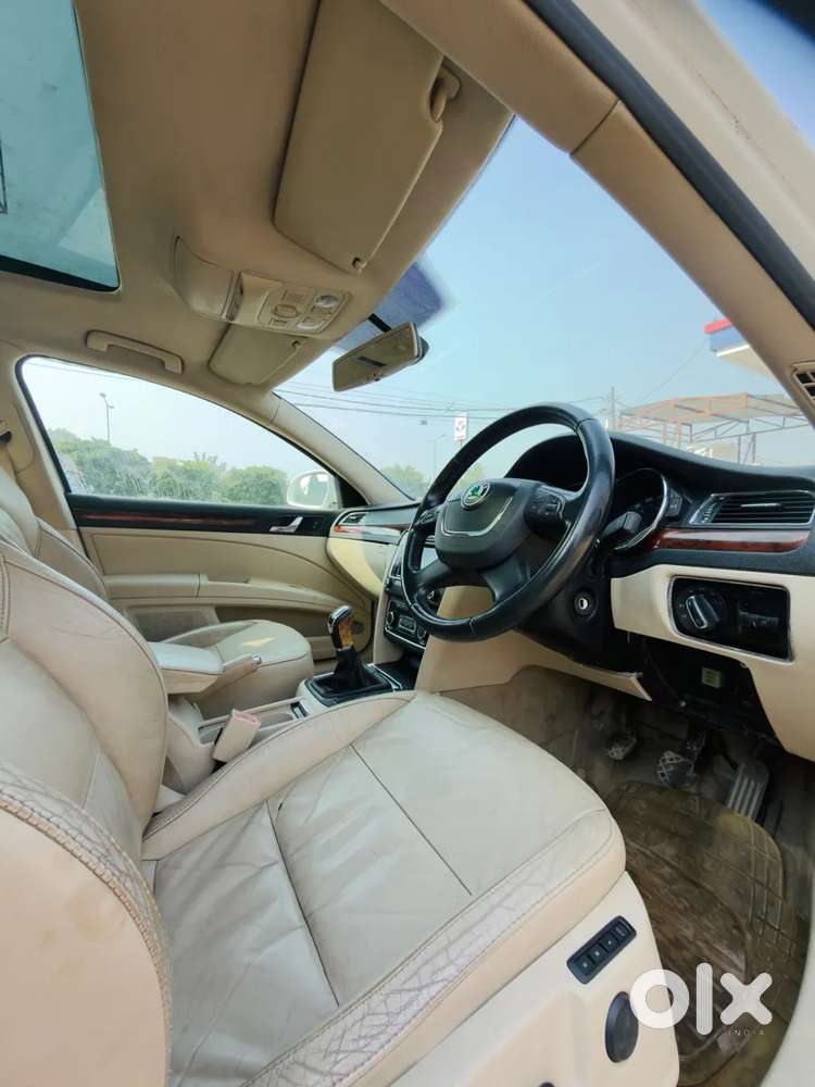 Skoda Superb, 2011, Petrol