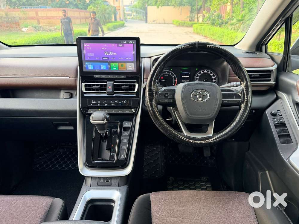 Toyota Innova Hycross Gx (o), 2025, Petrol