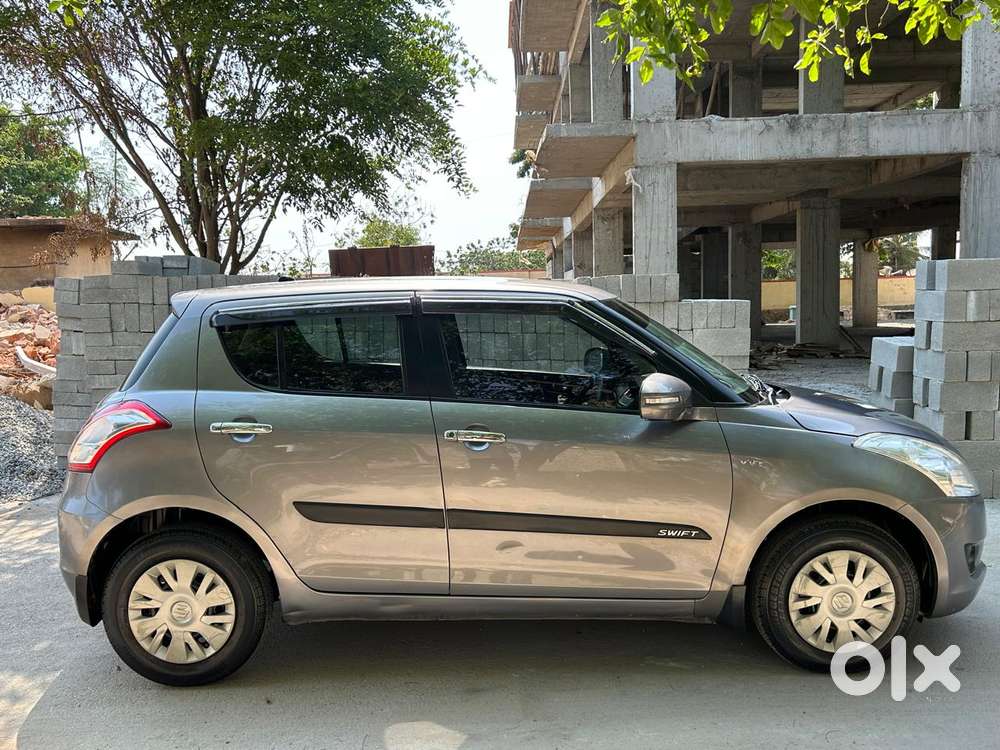 Maruti Suzuki Swift Vxi + Manual, 2012, Petrol
