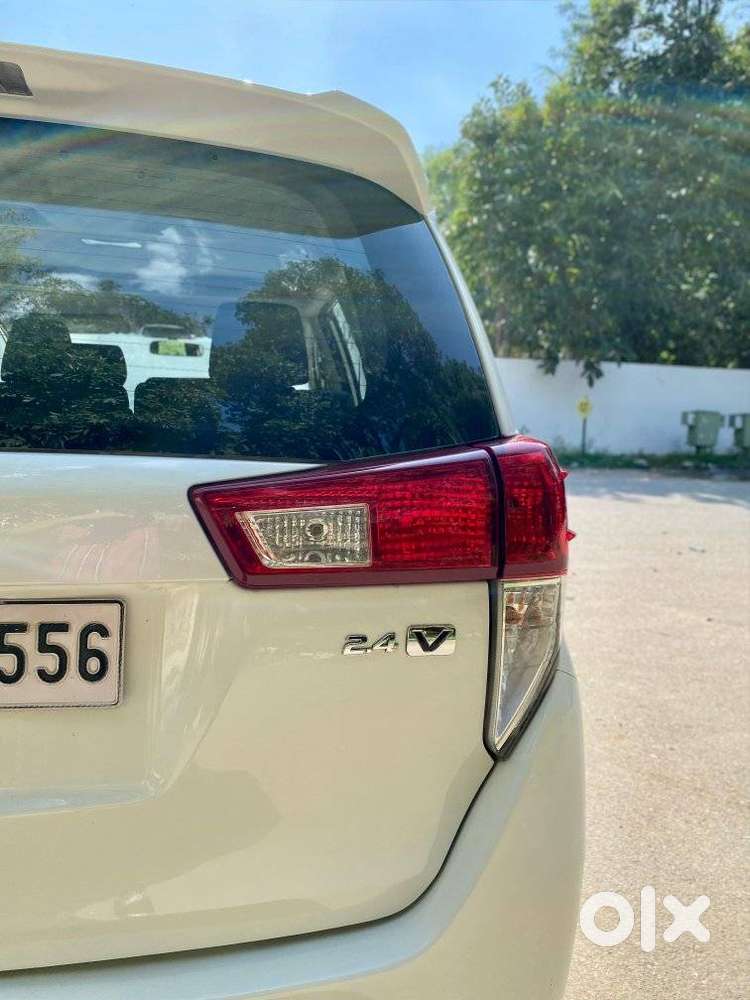 Toyota Innova Crysta 2.4 V 8 Str, 2017, Diesel