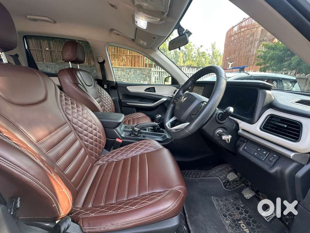 Mahindra Xuv700 Petrol 2023