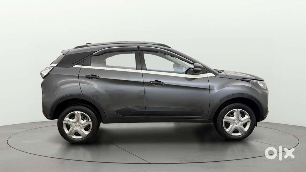 Tata Nexon 1.2 Revotron Xm (s), 2023, Petrol