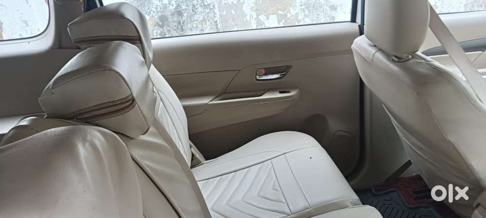 Maruti Suzuki Ertiga Vxi 2025