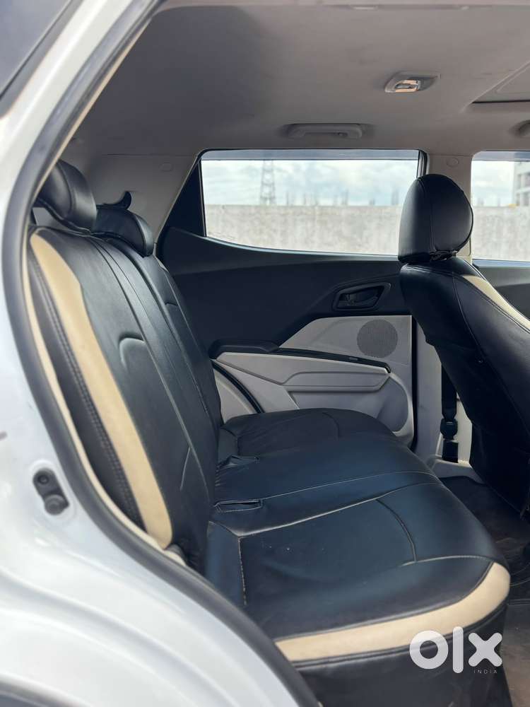 Mahindra Xuv300 W6 Amt Diesel, 2023, Diesel