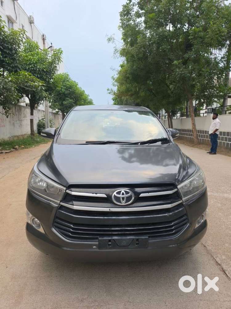 Toyota Innova Crysta 2.4 G Mt 7 Str, 2017, Diesel