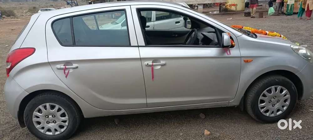 Cer Is Good Condition And All Pepar Is  Complet