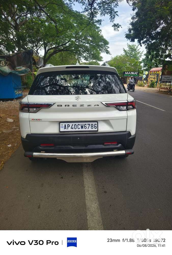 Maruti Suzuki Brezza 1.5 Lxi Smart Hybrid, 2024, Petrol