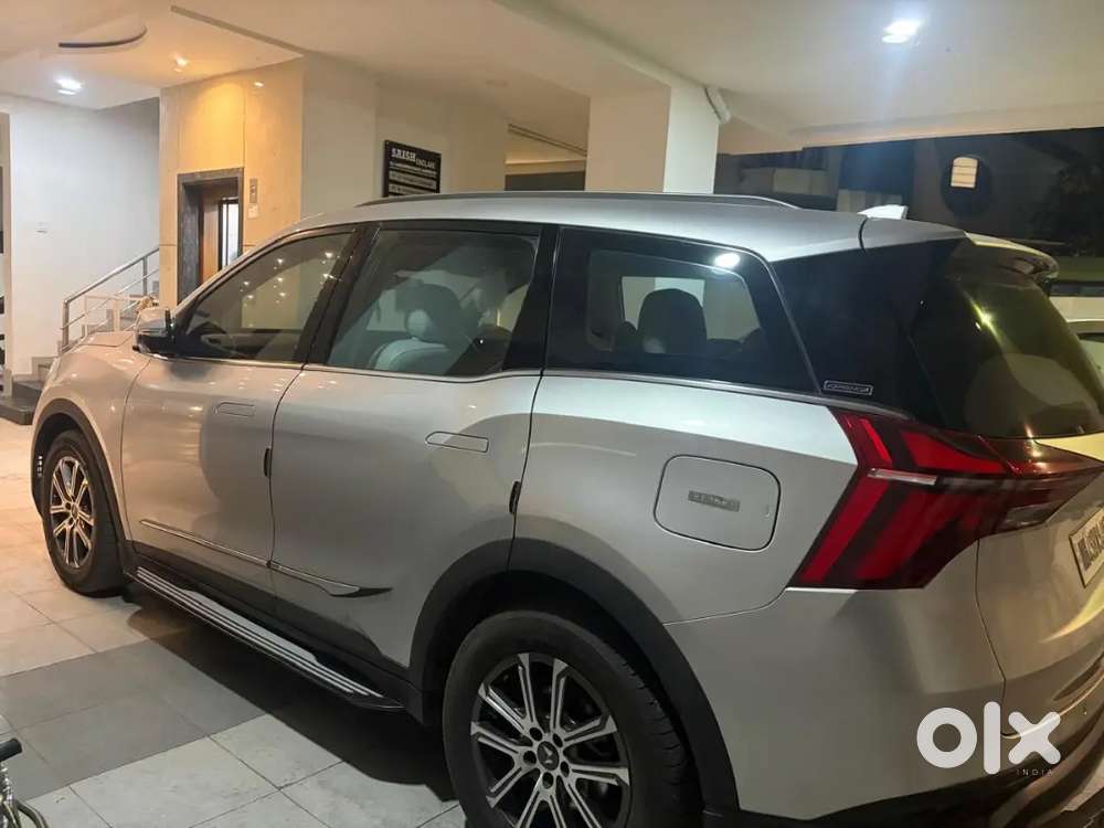 Mahindra Xuv700 Ax7 2023
