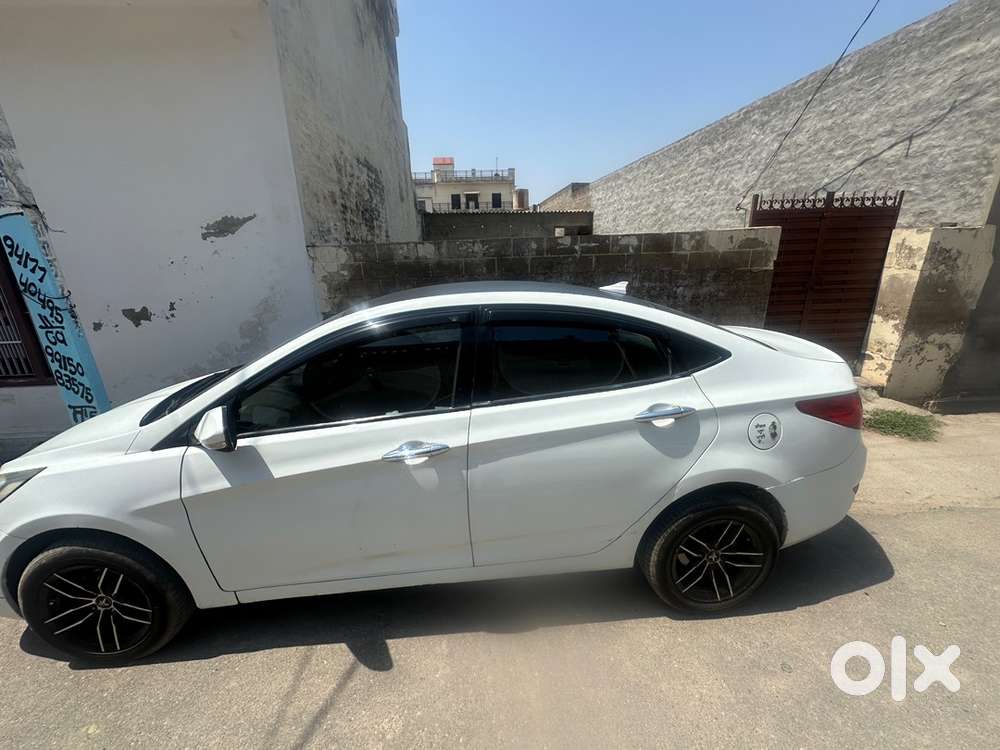Hyundai Fluidic Verna 2011