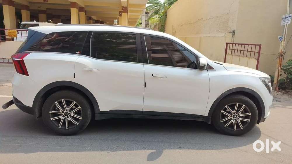 Mahindra Xuv700 2025 Diesel Well Maintained