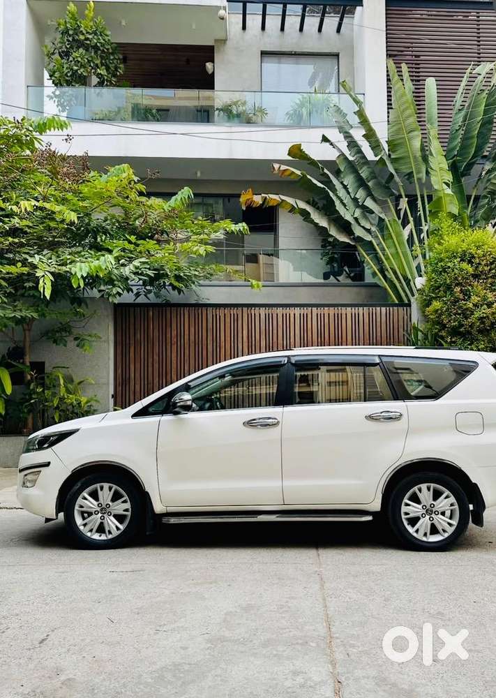 Toyota Innova Crysta 2.8z  Diesel Automatic  Vip Number - 1000