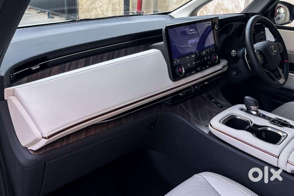 Lexus Lm 350h 4 Str Ultra Luxury, 2025, Petrol