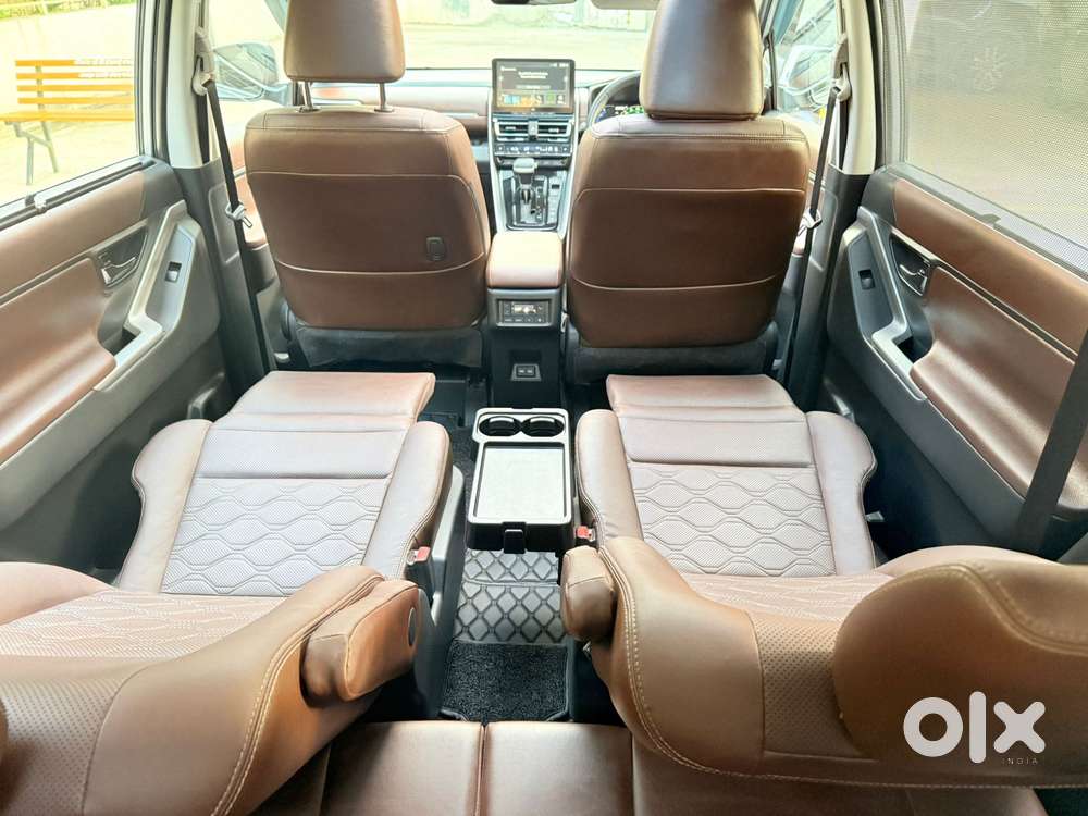 Toyota Innova Hycross 2.0 Zx (o) Hybrid 7 Str, 2024, Petrol