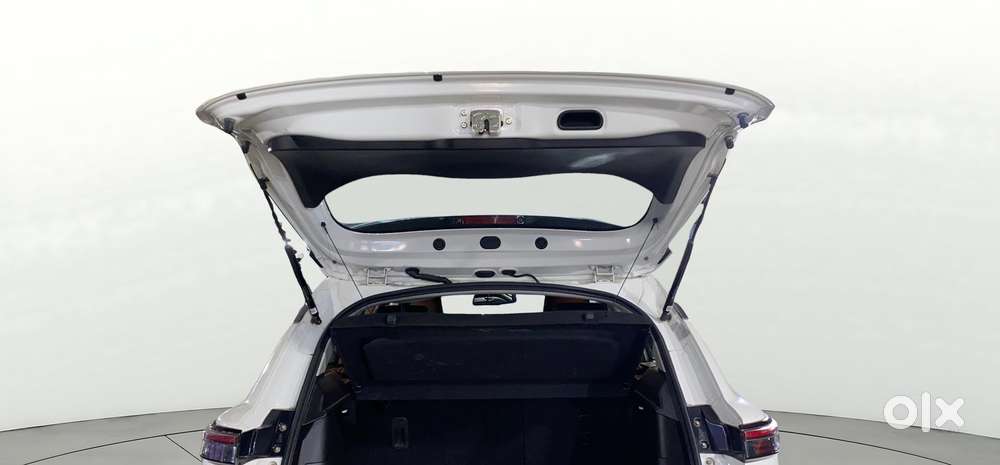 Maruti Suzuki Grand Vitara 1.5 Alpha Smart Hybrid Allgrip, 2025, Pet..