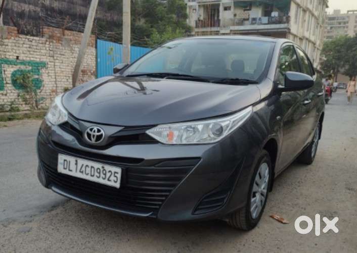 Toyota Yaris J Cvt, 2018, Petrol