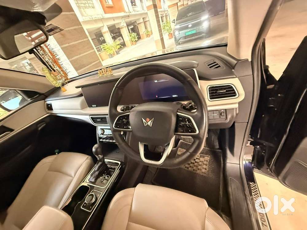 Mahindra Xuv700 2023 Diesel 19583 Km Driven