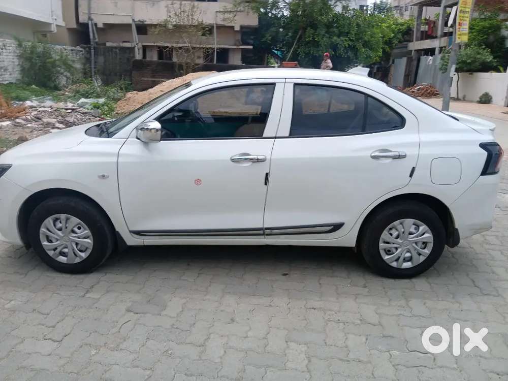 Maruti Suzuki Dzire Tours Cng 2025