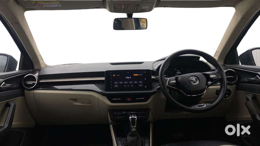 Skoda Slavia 1.0 Ambition Tsi At, 2022, Petrol