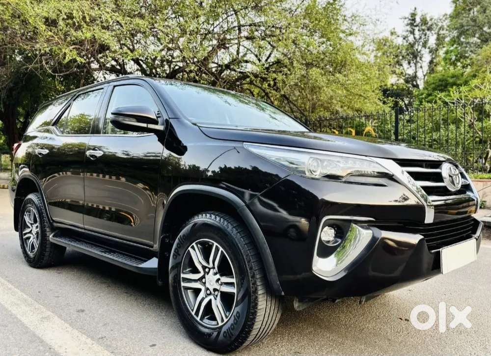 Toyota Fortuner Legender