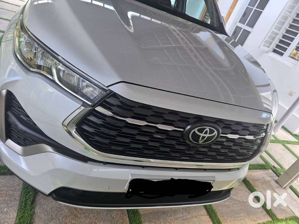 Toyota Innova Hycross 2.0 Zx (o) Hybrid 7 Str, 2025, Petrol