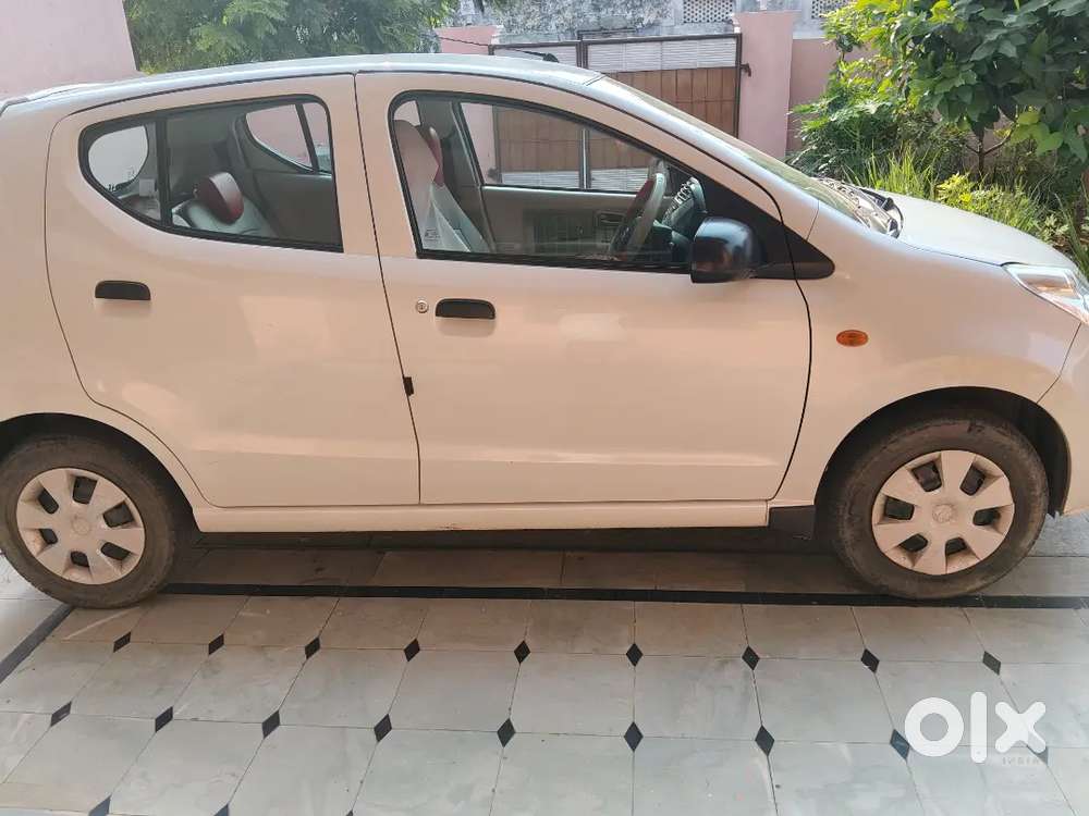 Single Hand Owner Driving.