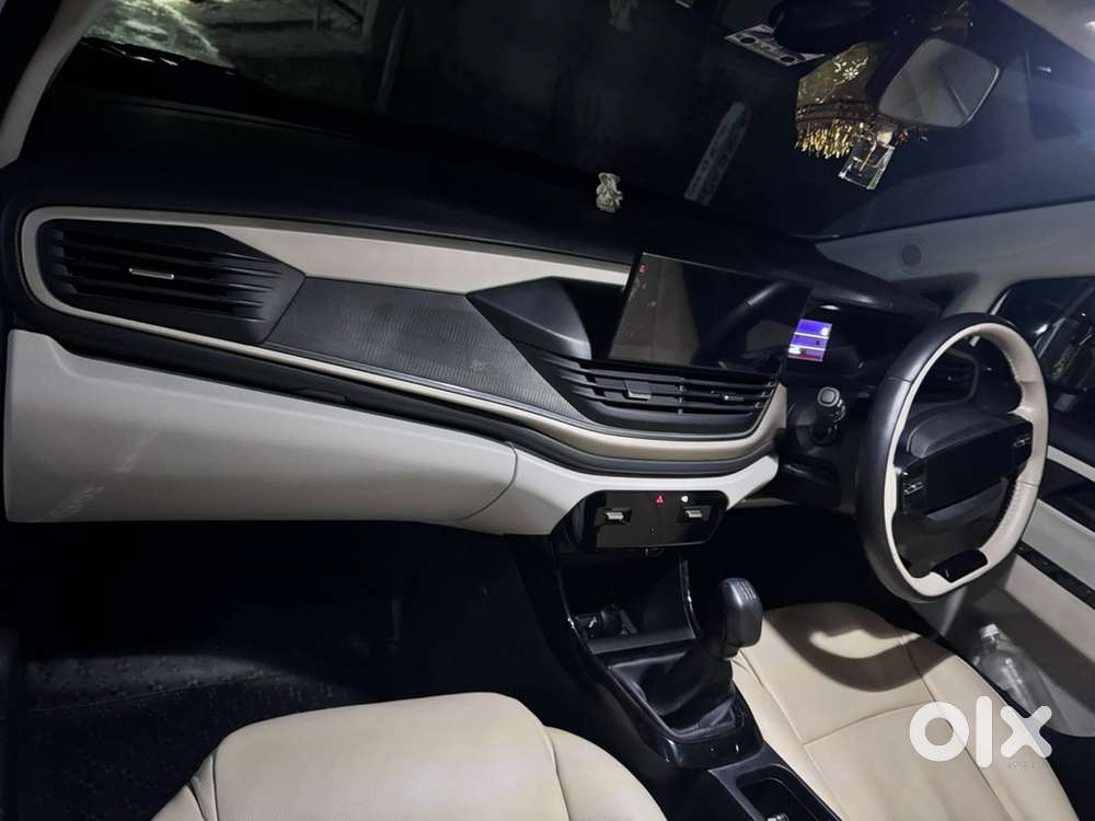 Tata Altroz Petrol 2025