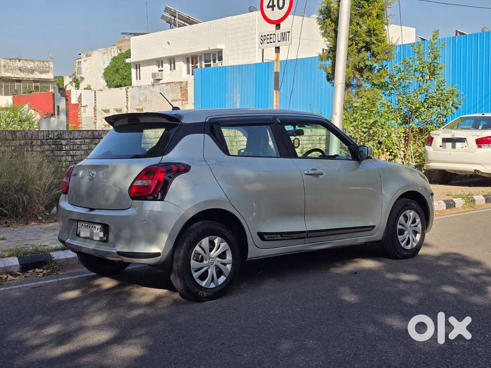 Maruti Suzuki Swift Vxi + Manual, 2023, Petrol