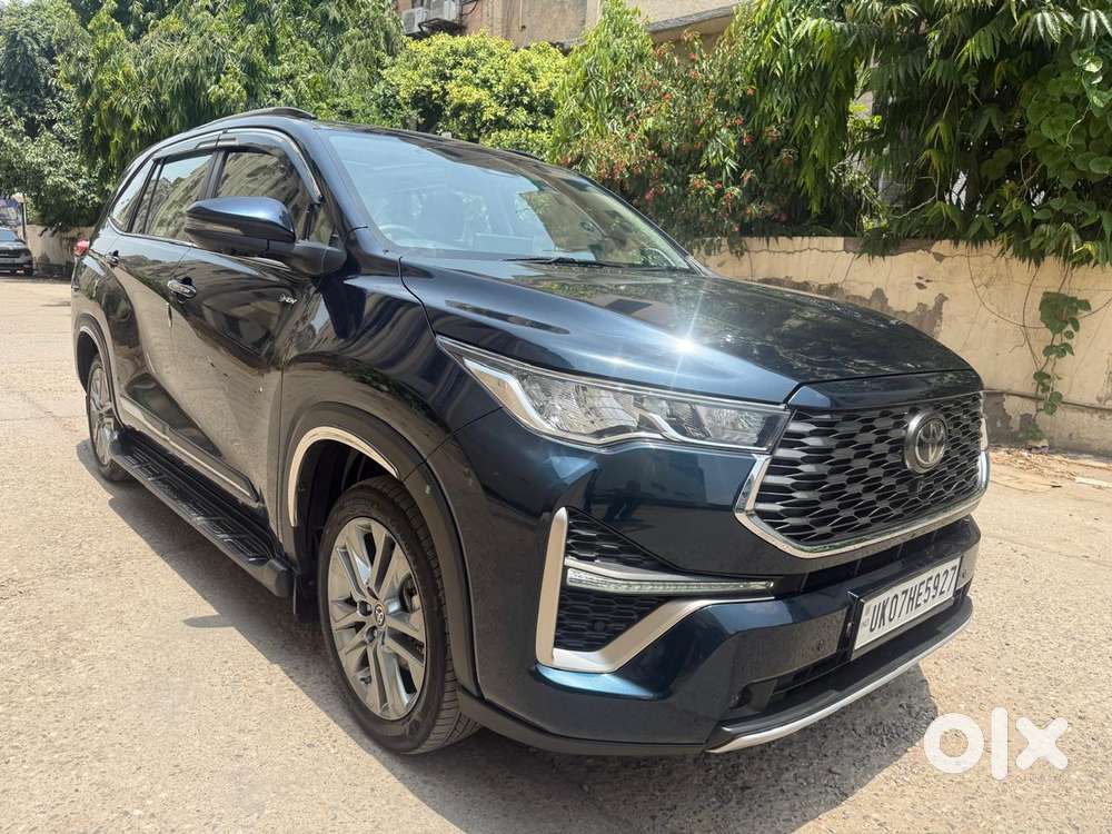 Toyota Innova Hycross 2.0 Zx (o) Hybrid 7 Str, 2025, Petrol