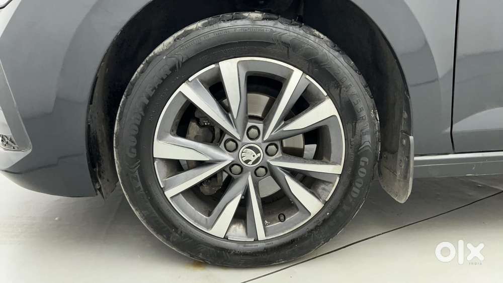 Skoda Slavia Style 1.0l Tsi At, 2022, Petrol