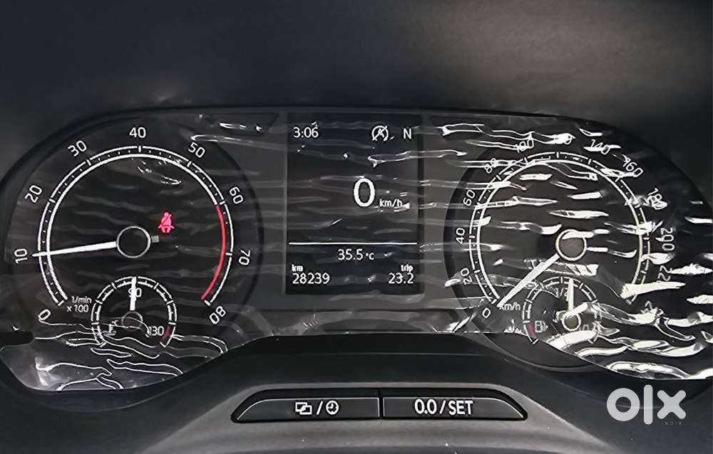 Skoda Slavia Ambition 1.0l Tsi At, 2022, Petrol