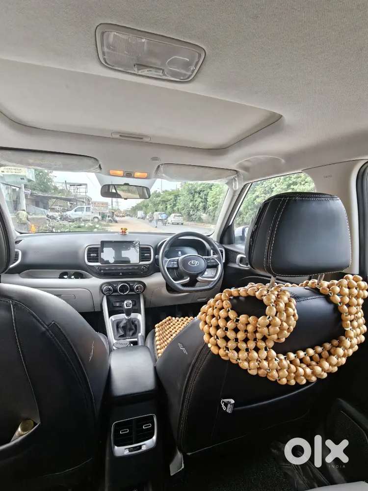 Hyundai Venue 2024 Diesel Well Maintained