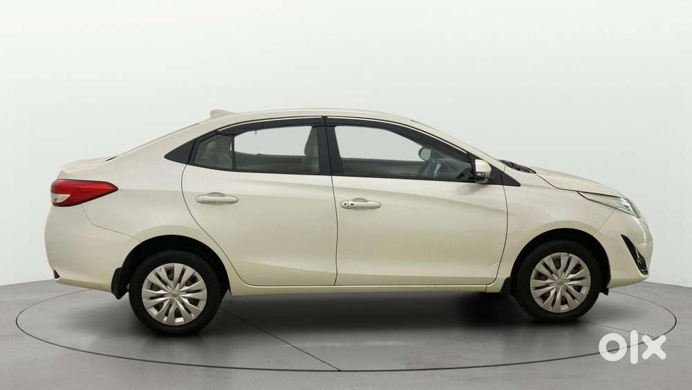 Toyota Yaris G Cvt, 2018, Petrol
