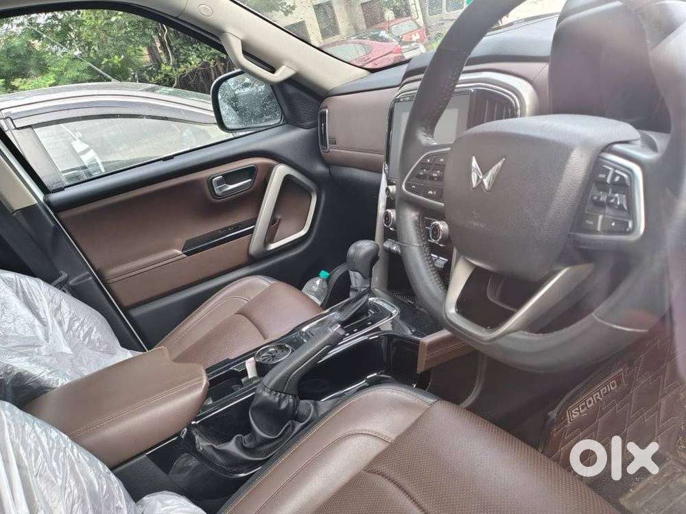Mahindra Scorpio N Z8 Petrol At 7 Str, 2025, Petrol