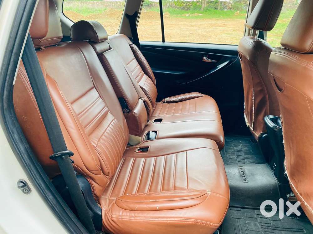 Toyota Innova Crysta [2020-ongoing] 2.4 Gx 7 Str, 2023, Diesel