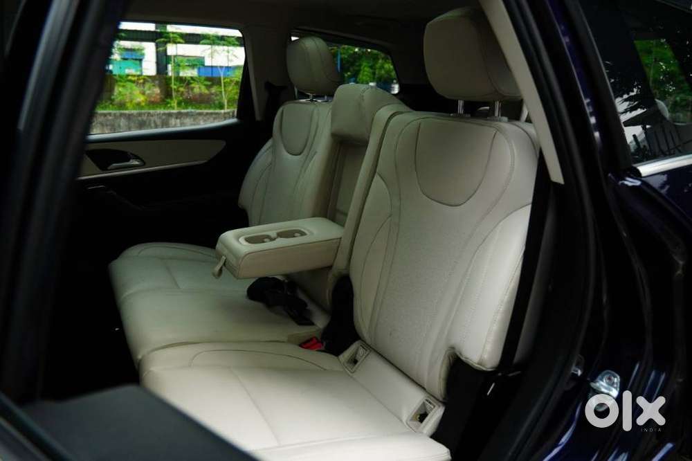 Mahindra Xuv700 2.0 Ax 7 Petrol At Luxury Pack Str, 2023, Petrol