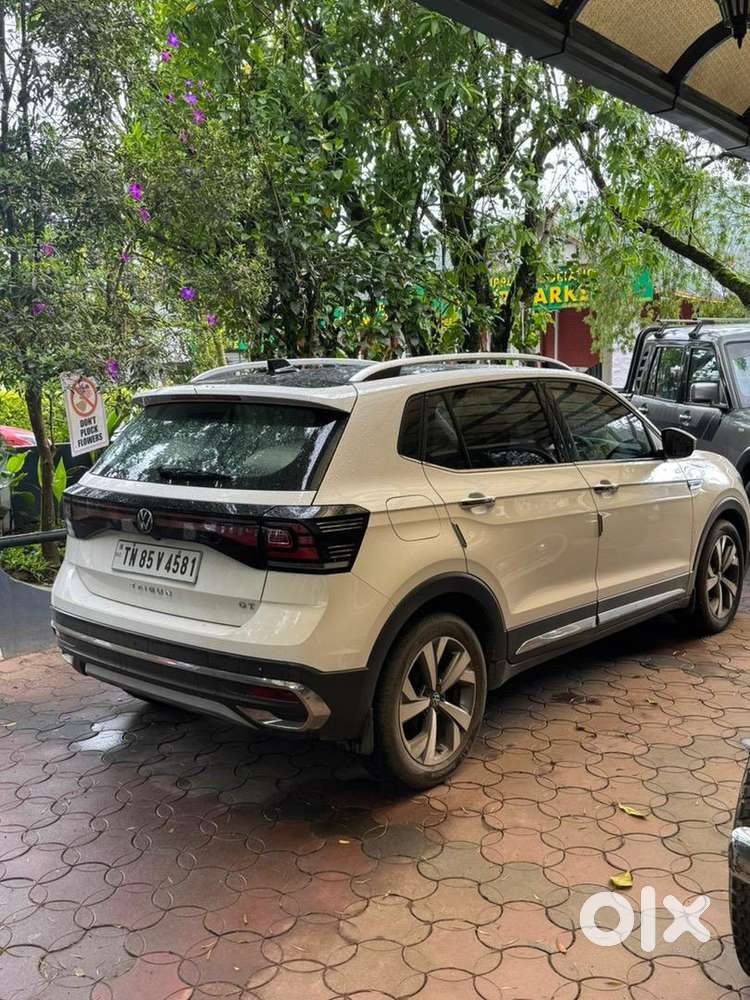 Volkswagen Taigun 2023 Petrol 8000 Km Driven, Less Used.